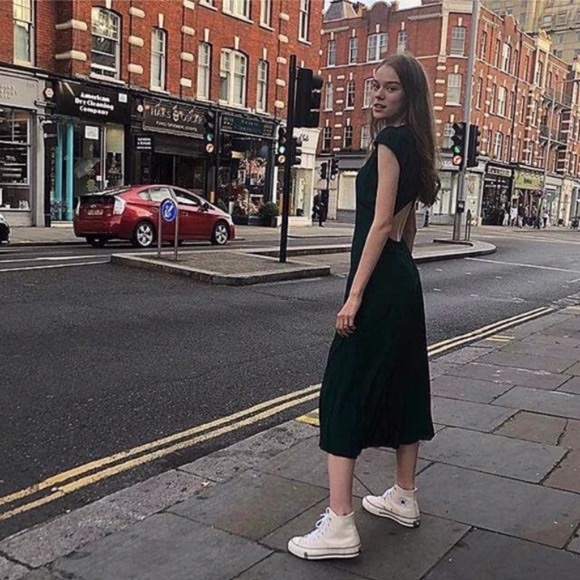 Reformation Dresses & Skirts - ❌❌❌SOLD ❌❌❌Sale🌈Reformation Gavin Midi Dress - Black